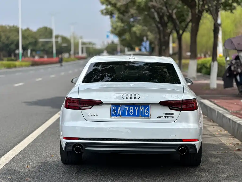 Audi A4L 2018 30th Anniversary Model 40 TFSI Fashion Model купить на сайте DeffCars