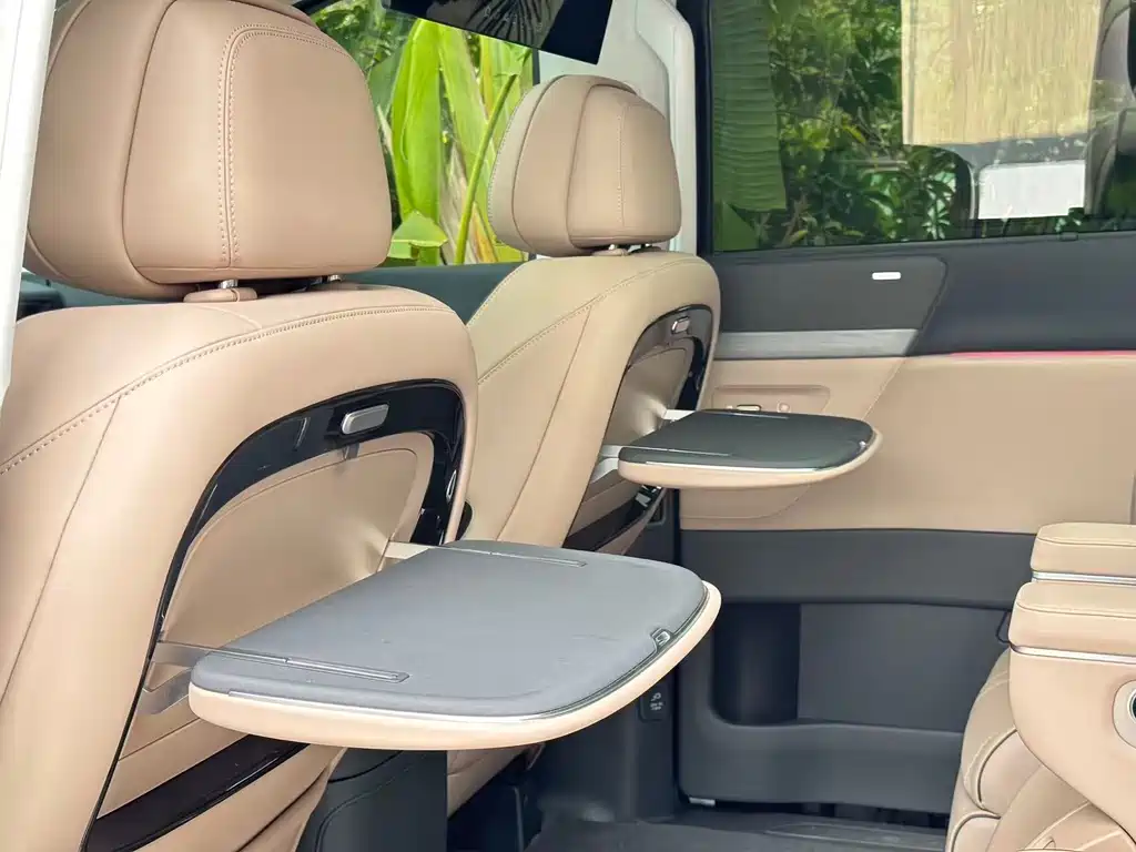 Xpeng X9 2025 pure electric 740 long battery life Max купить на сайте DeffCars