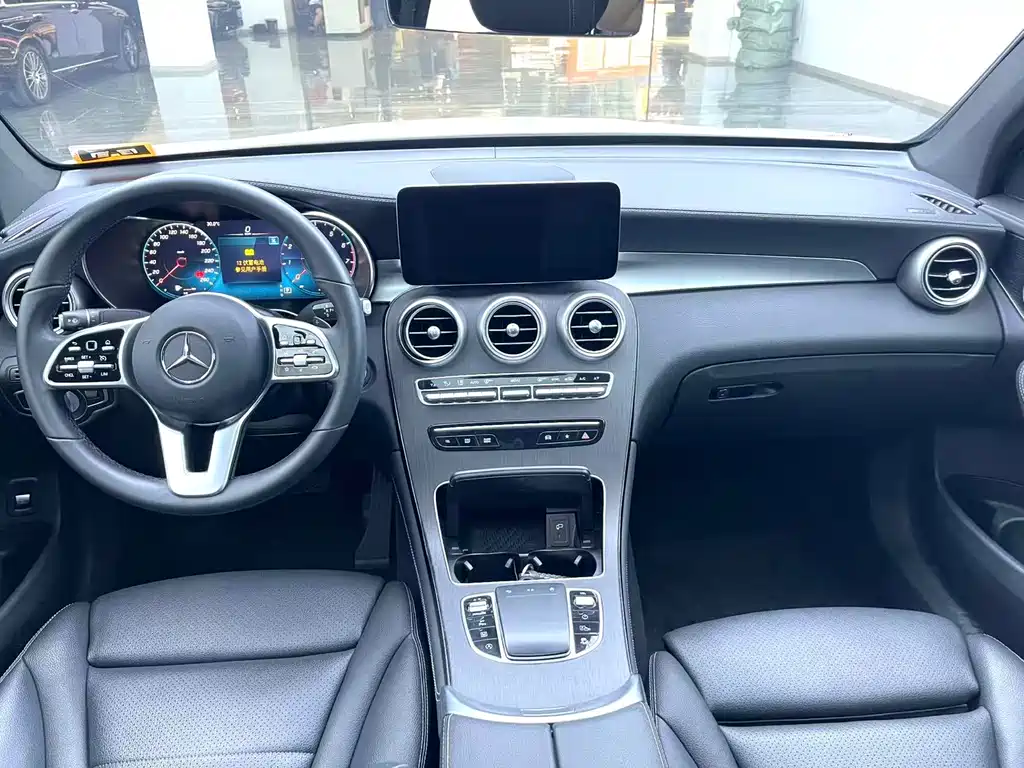 Mercedes-Benz GLC Coupe 2021 GLC 300 4MATIC Coupe SUV купить на сайте DeffCars