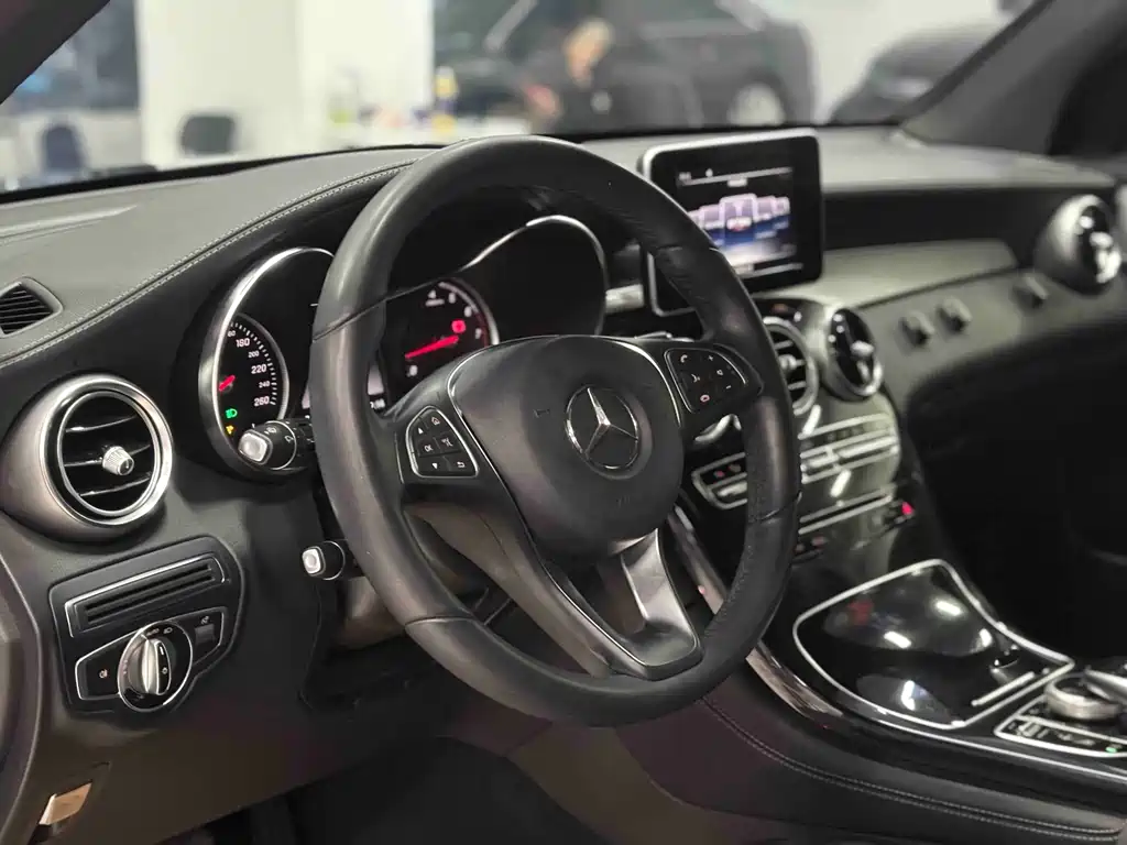 Mercedes-Benz GLC 2016 GLC 200 4MATIC купить на сайте DeffCars