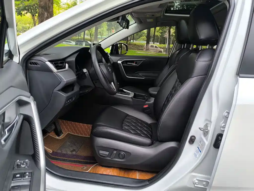RAV4 Rongfang 2021 2.0L CVT four-wheel drive fashion version купить на сайте DeffCars