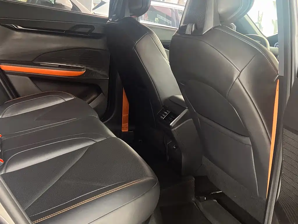 Changan UNI-V 2023 1.5T Premium купить на сайте DeffCars