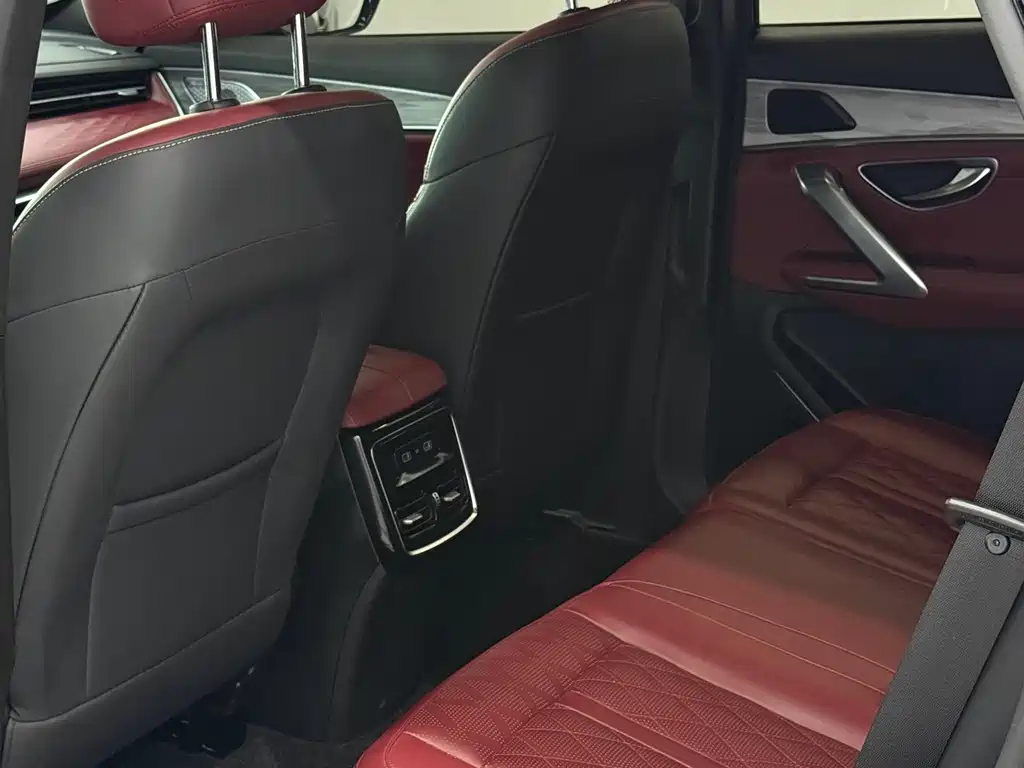 Jietu X70 PLUS 2023 model 1.5T DCT Brave PLUS 7 seats купить на сайте DeffCars