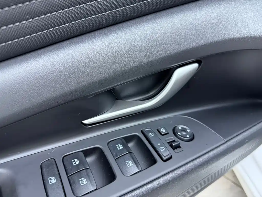 Elantra 2021 1.5L CVT LUX Premium Edition купить на сайте DeffCars