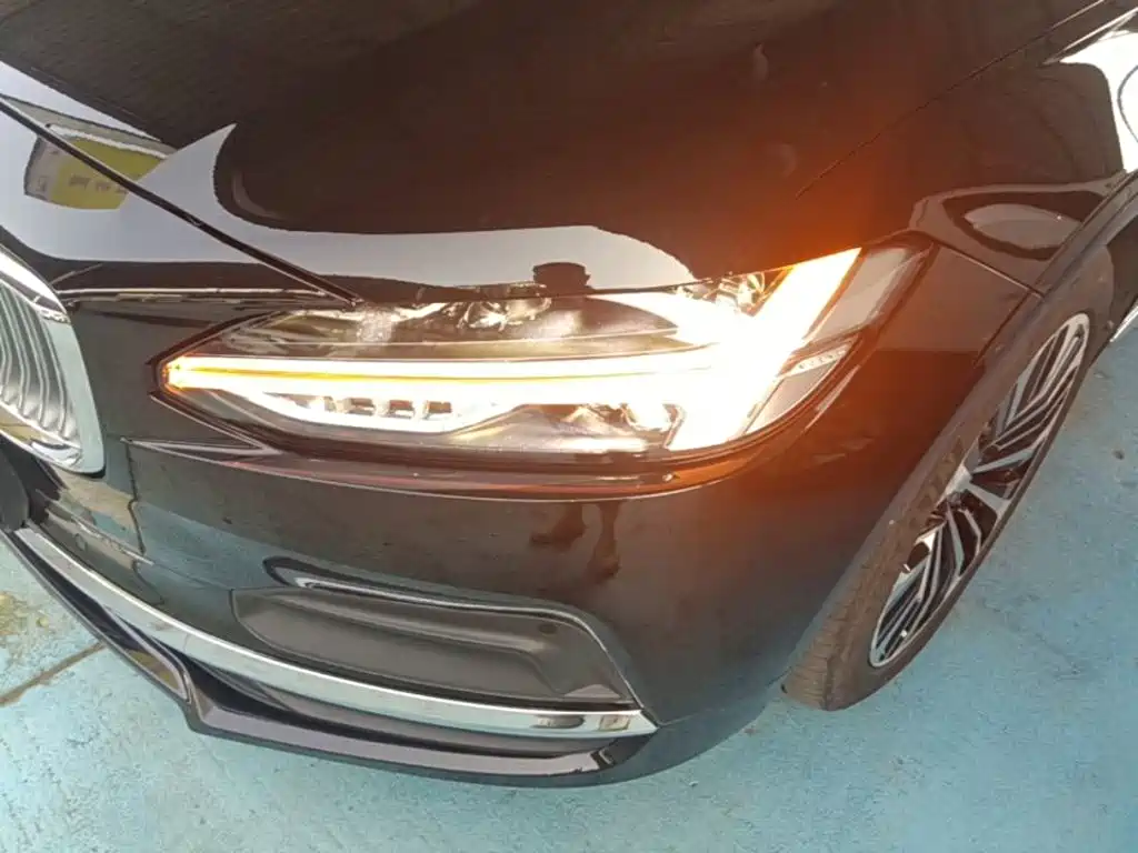 Volvo S90 2023 B5 Zhiyi Luxury Edition купить на сайте DeffCars
