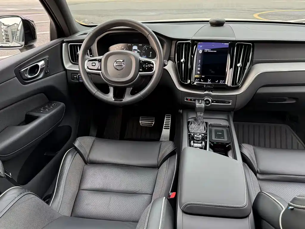 Volvo XC60 2021 T5 four-wheel drive Zhiyuan Sport Edition купить на сайте DeffCars