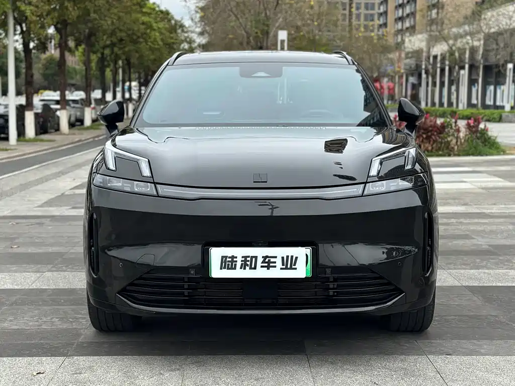 Lynk & Co 08 EM-P 2025 model 120km long battery life Pro купить на сайте DeffCars