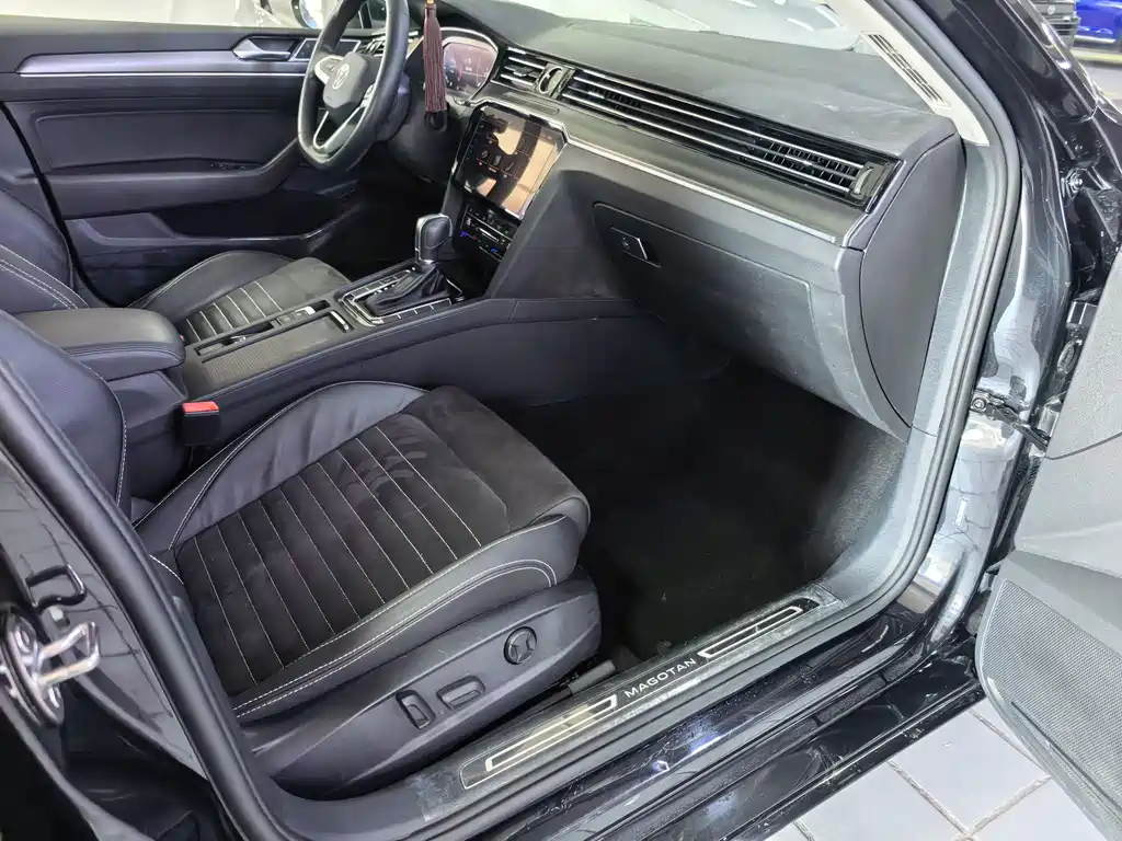 Magotan 2021 330TSI DSG 30th Anniversary Edition купить на сайте DeffCars