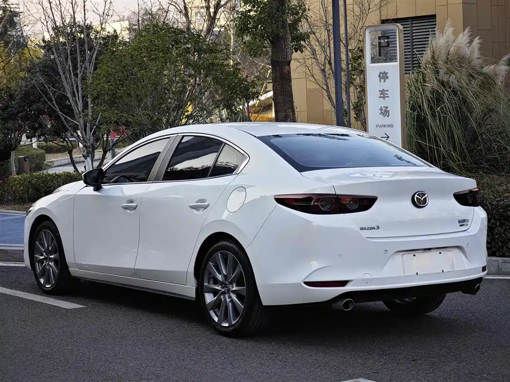 Mazda3 Angkesela 2021 2.0L Automatic Premium Edition купить на сайте DeffCars