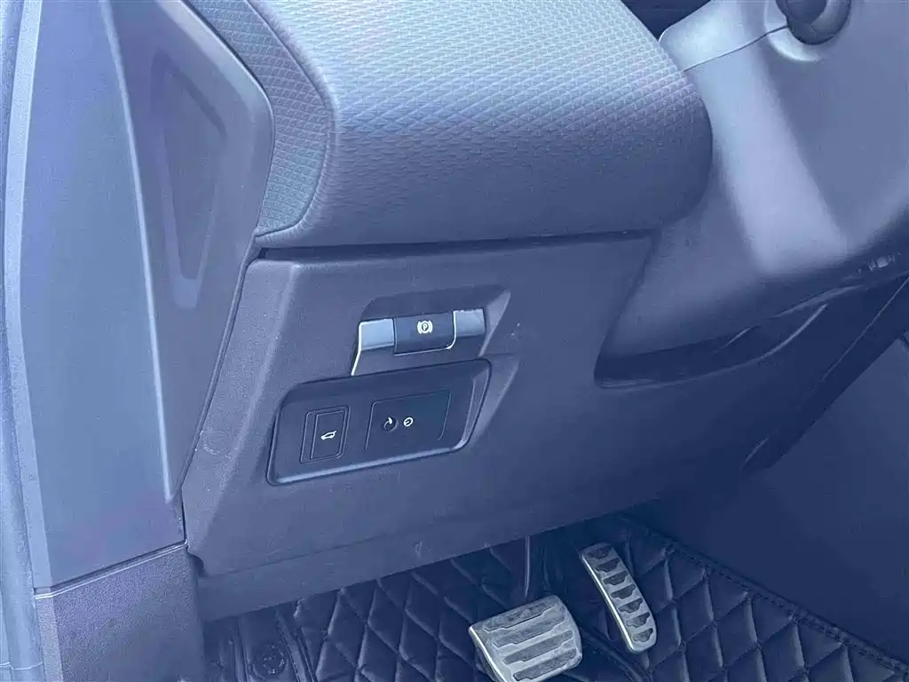 Range Rover Evoque 2020 249PS R-DYNAMIC S first sports customized version купить на сайте DeffCars
