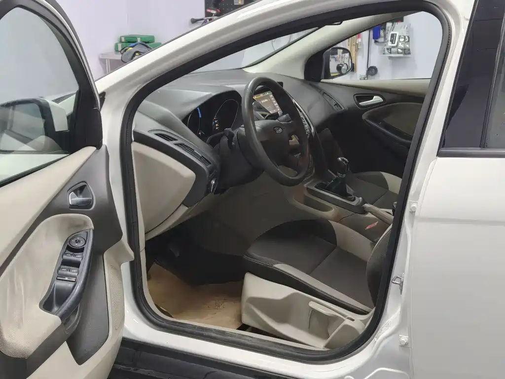 Focus 2012 sedan 1.6L manual comfort type купить на сайте DeffCars
