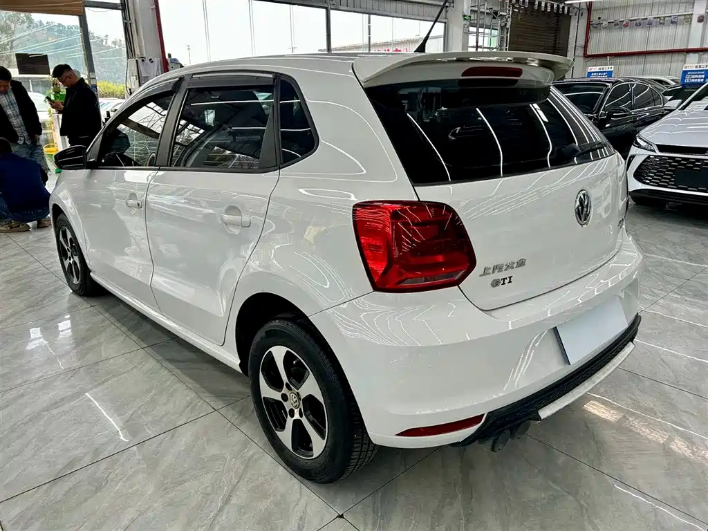 Polo 2018 1.5L manual safe driving model купить на сайте DeffCars