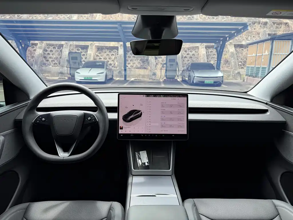 Model Y 2025 rear-wheel drive version купить на сайте DeffCars