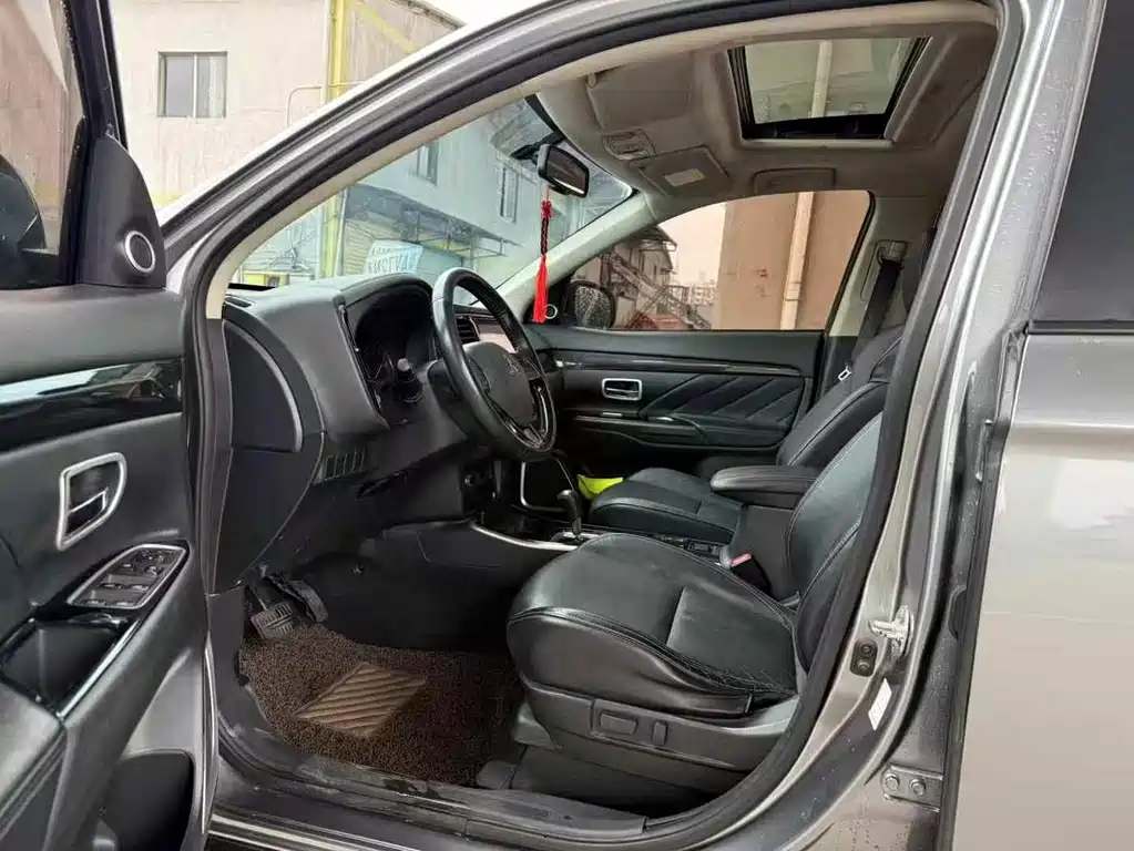 Outlander 2019 2.0L 2WD Enjoy Edition, 5 seats, National VI купить на сайте DeffCars