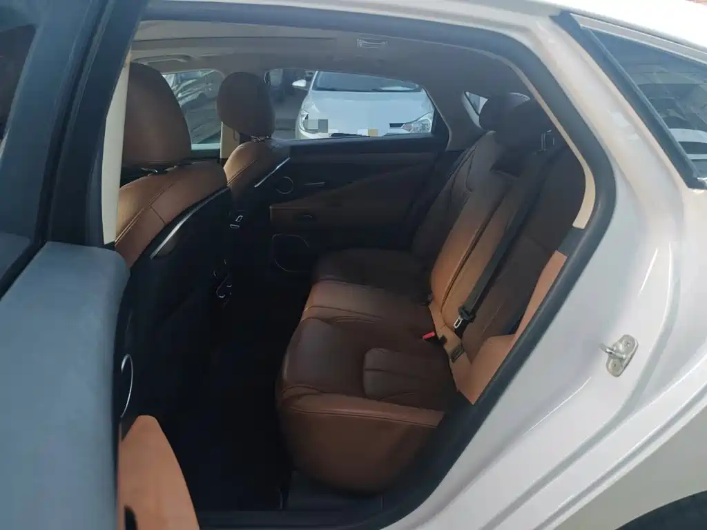 Borui (Emgrand) 2017 1.8T Flagship 4G Edition купить на сайте DeffCars