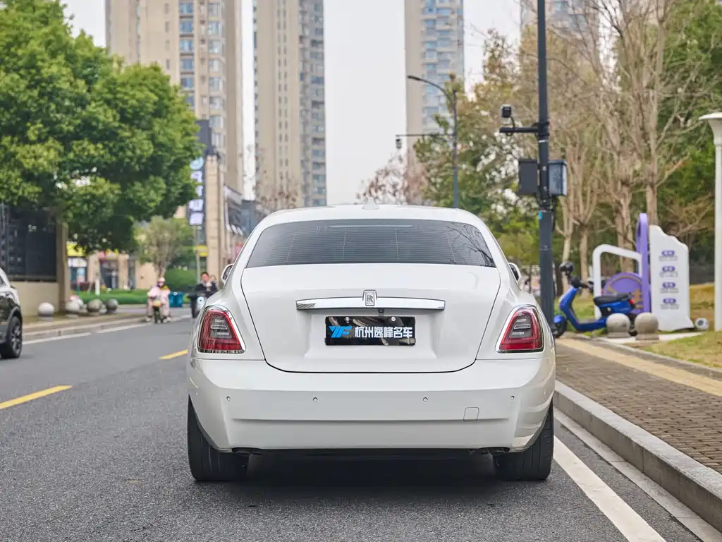 Ghost 2021 6.7T long wheelbase version купить на сайте DeffCars
