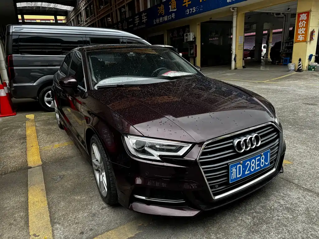 Audi A3 2018 30th Anniversary Limousine 35 TFSI Fashion купить на сайте DeffCars