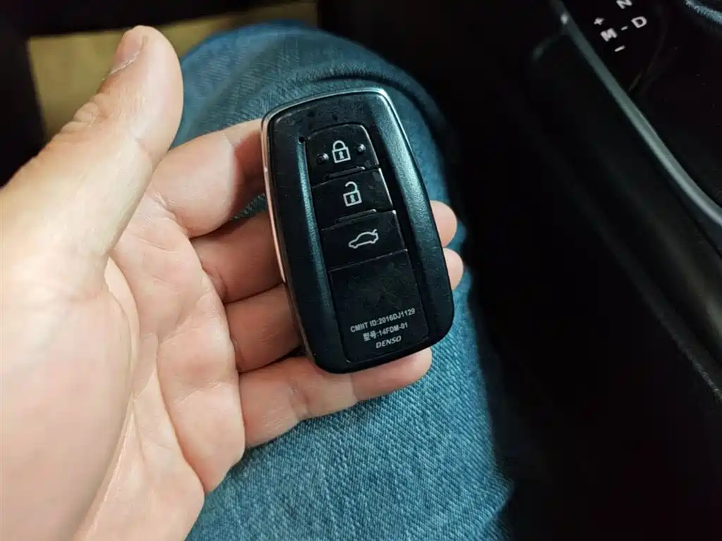 Camry 2021 2.0G Deluxe Edition купить на сайте DeffCars