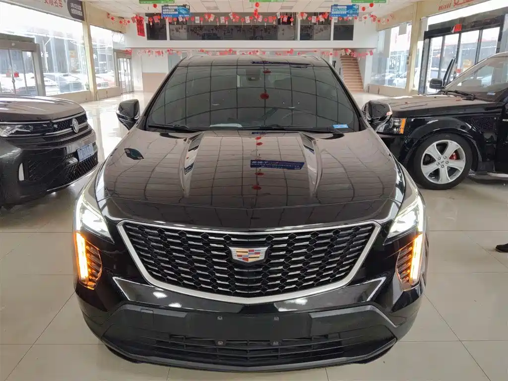Cadillac XT4 2022 28T two-wheel drive fashion model купить на сайте DeffCars