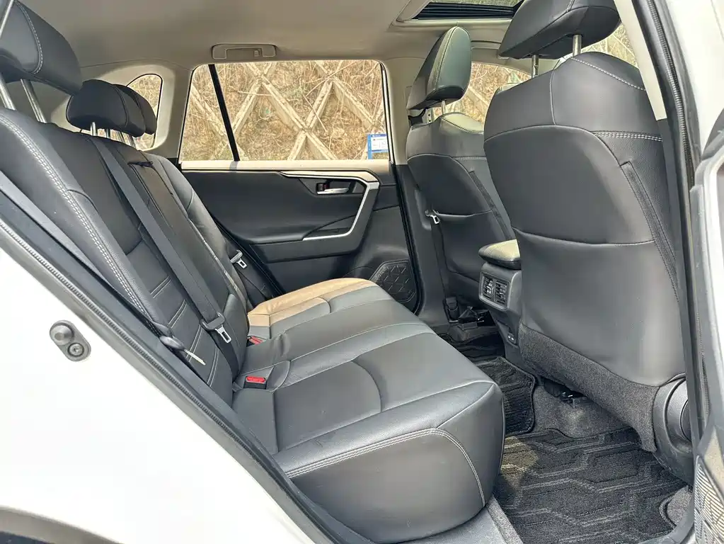 RAV4 Rongfang 2022 2.0L CVT two-wheel drive fashion Plus version купить на сайте DeffCars