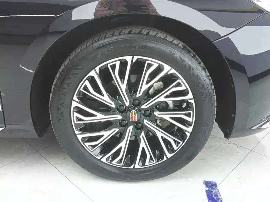 Hongqi H5 2024 2.0T Automatic Zhilianqichang Edition купить на сайте DeffCars
