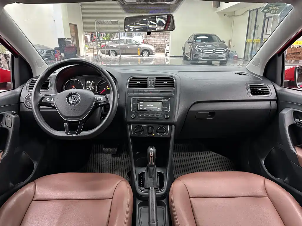 Polo 2016 1.6L automatic comfort model купить на сайте DeffCars