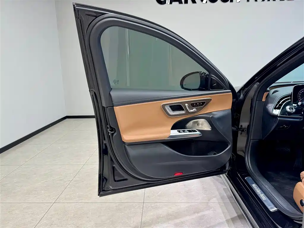 Mercedes-Benz E-Class 2024 E 300 L Luxury Model купить на сайте DeffCars