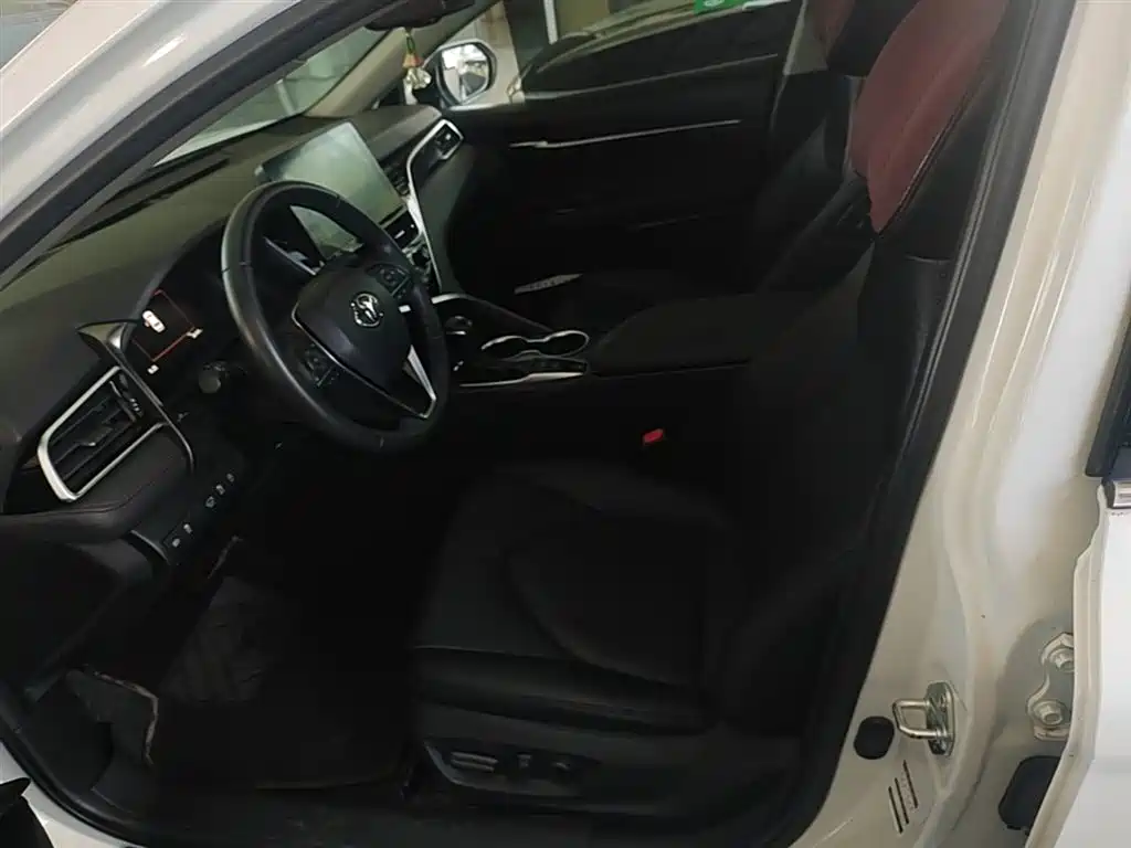 Camry 2021 2.5G Deluxe Edition купить на сайте DeffCars