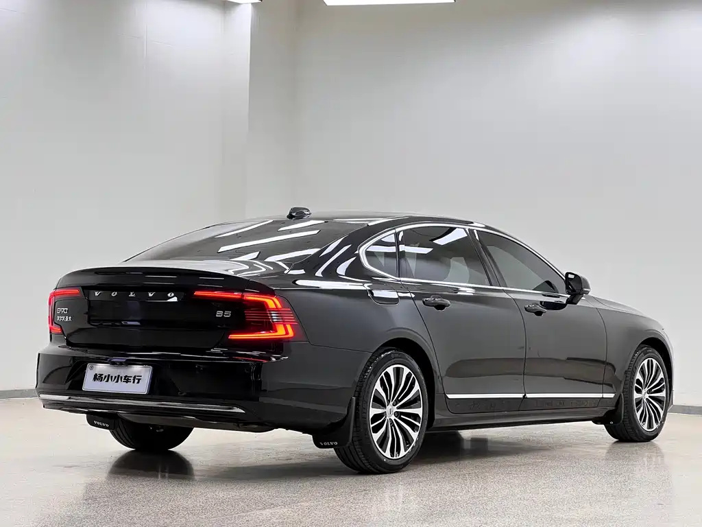 Volvo S90 2024 B5 Zhiyi Luxury Edition купить на сайте DeffCars