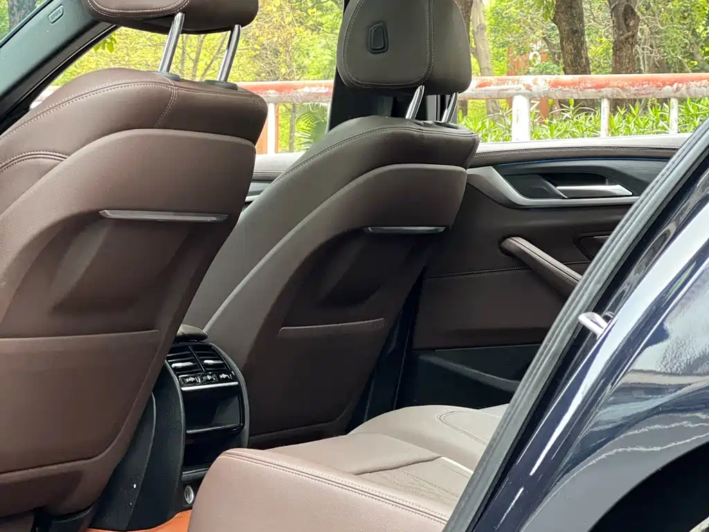 BMW 5 Series New Energy 2021 535Le M Sports Package купить на сайте DeffCars