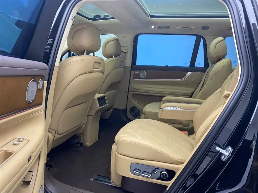 Wenjie M9 2025 extended range Ultra version 52kWh 6-seater version 192-line lidar) купить на сайте DeffCars