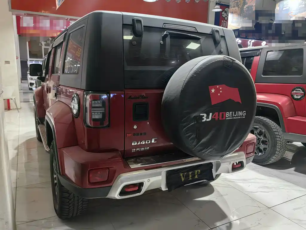 Beijing off-road BJ40 2023 2.0T automatic four-wheel drive city hunter version knight type купить на сайте DeffCars