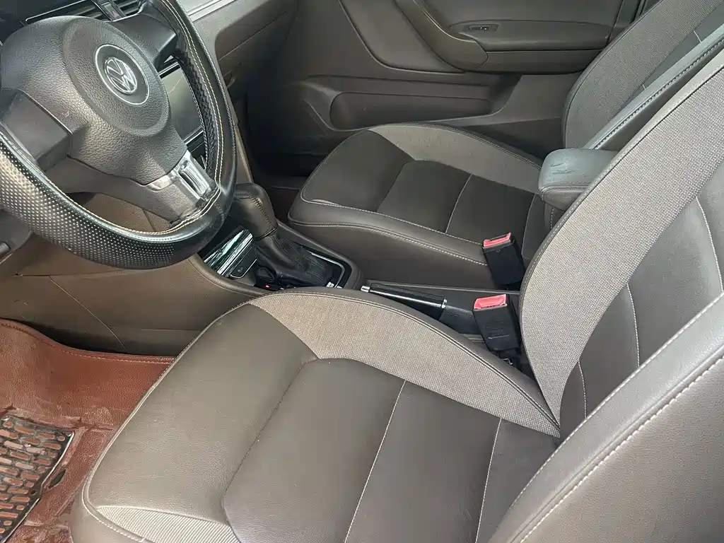 Bora 2014 1.6L automatic comfort type купить на сайте DeffCars