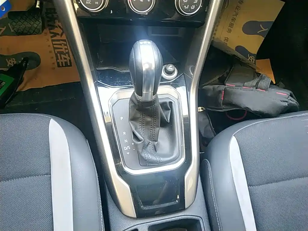 T-ROC 2018 model 230TSI DSG two-wheel drive aggressive model National V купить на сайте DeffCars