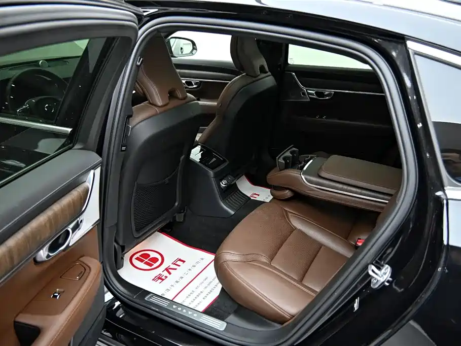 Volvo S90 plug-in hybrid 2025 plug-in hybrid four-wheel drive long range Zhiya luxury version купить на сайте DeffCars