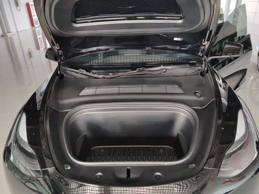 Model Y 2023 long-range all-wheel drive version купить на сайте DeffCars