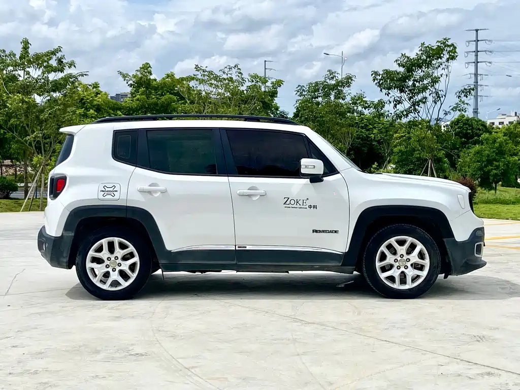 Renegade 2016 1.4T Automatic Power Edition купить на сайте DeffCars