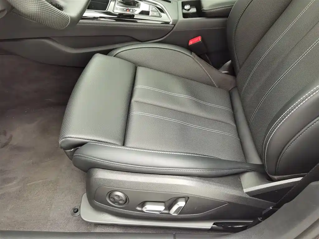 Audi A4L 2024 40 TFSI Luxurious and Dynamic Starry Night Edition купить на сайте DeffCars