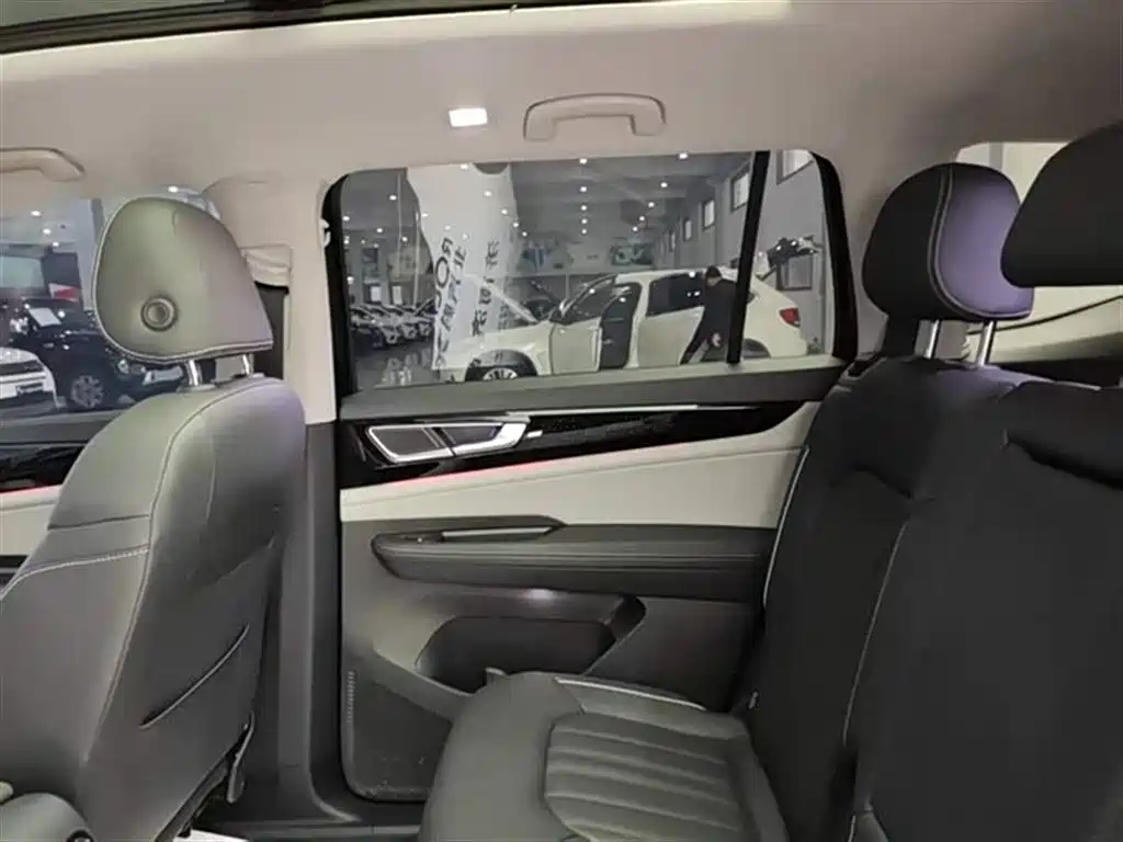 Touron 2022 380TSI four-wheel drive luxury version купить на сайте DeffCars