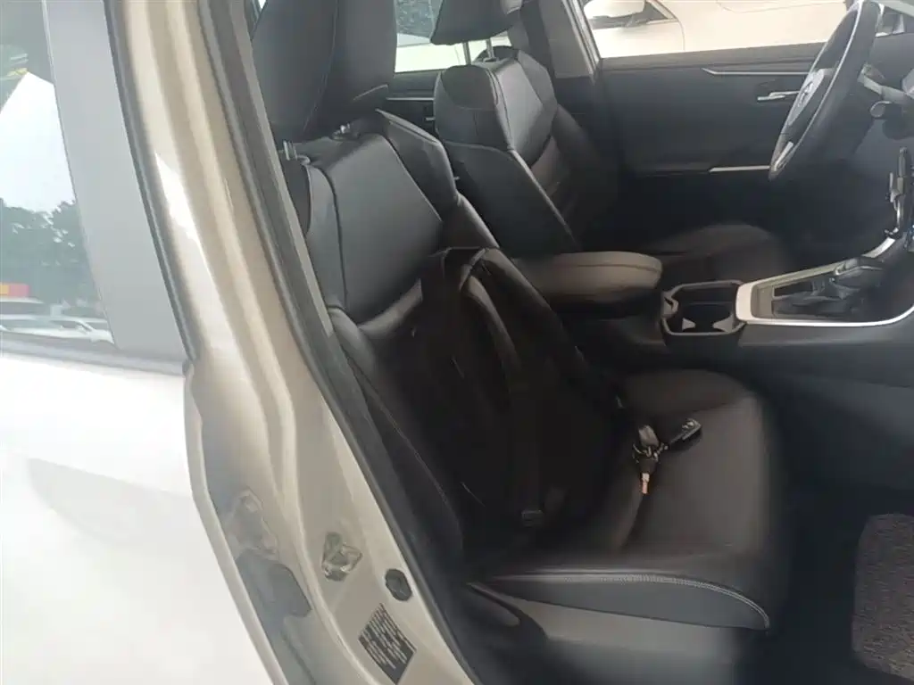 RAV4 Rongfang 2020 2.0L CVT two-wheel drive premium version купить на сайте DeffCars