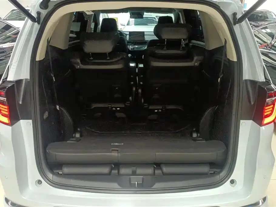 Alison 2024 2.0L e:HEV Deluxe Edition купить на сайте DeffCars