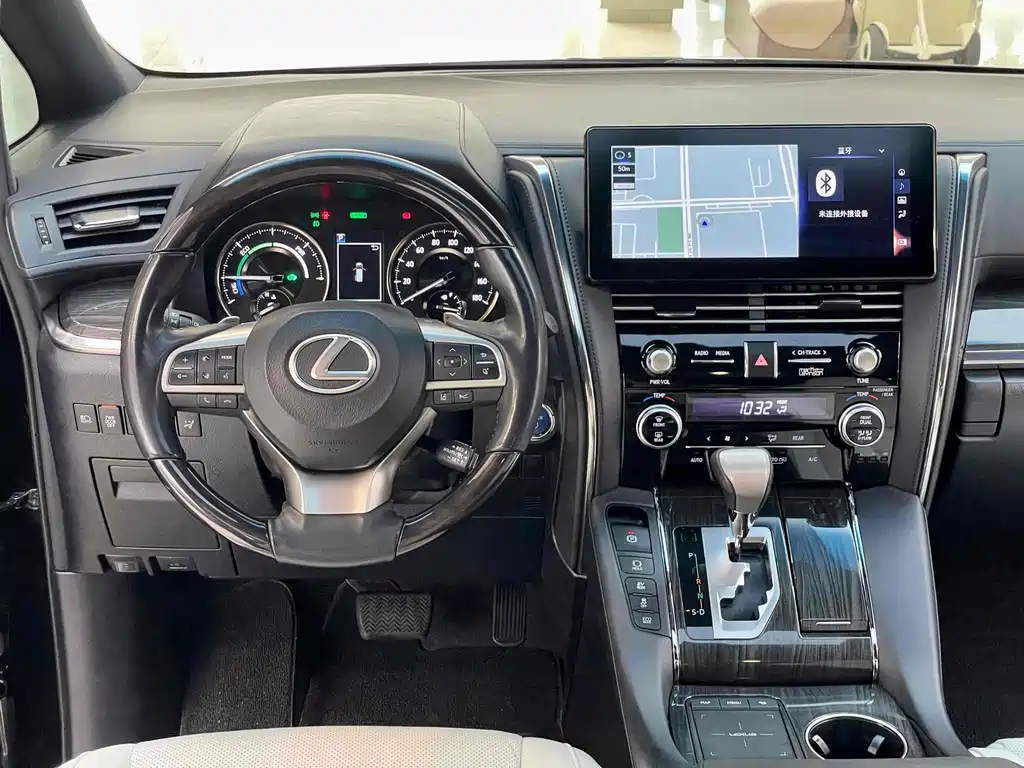 Lexus LM 2020 300h seven-seater elegant version купить на сайте DeffCars
