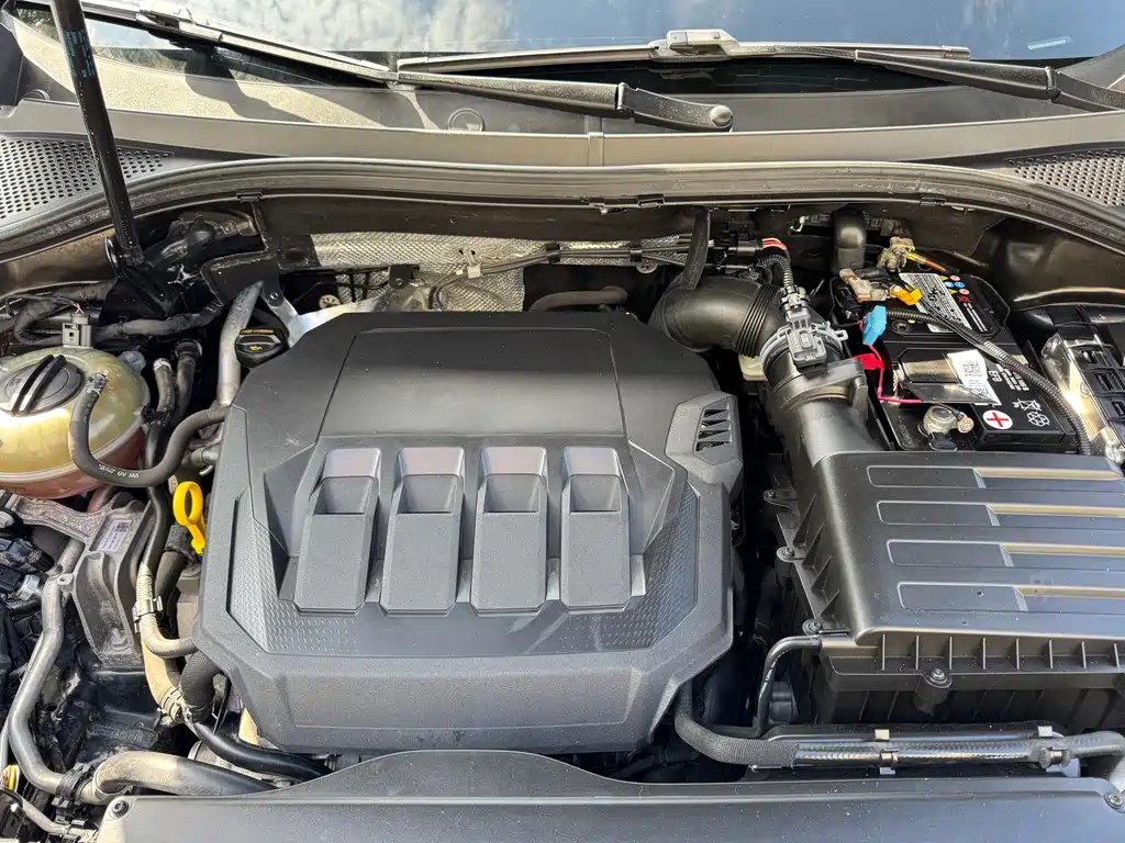 Tiguan L 2021 330TSI automatic two-wheel drive R-Line version купить на сайте DeffCars