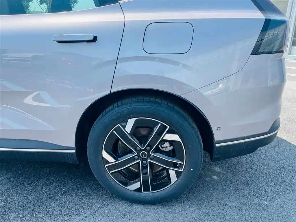 Volvo XC70 plug-in hybrid 2026 model four-wheel drive super long range Core купить на сайте DeffCars