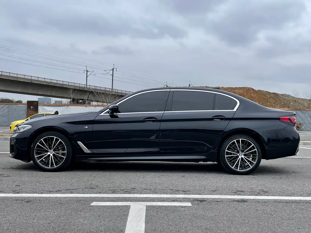 BMW 5 Series 2021 facelift 530Li leading M sports package купить на сайте DeffCars