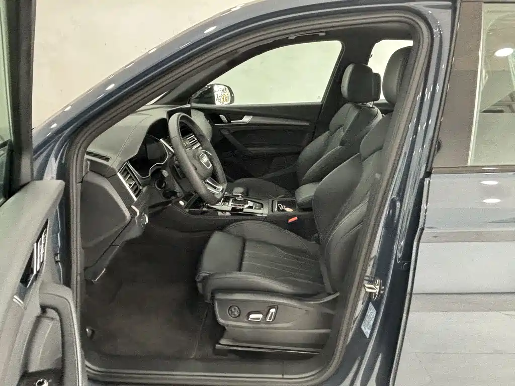 Audi Q5L 2025 45 TFSI luxury and dynamic model купить на сайте DeffCars