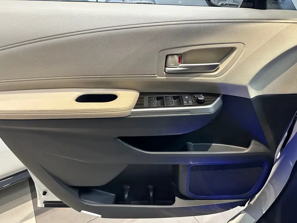 SIENNA 2021 2.5L Hybrid Premium Edition купить на сайте DeffCars