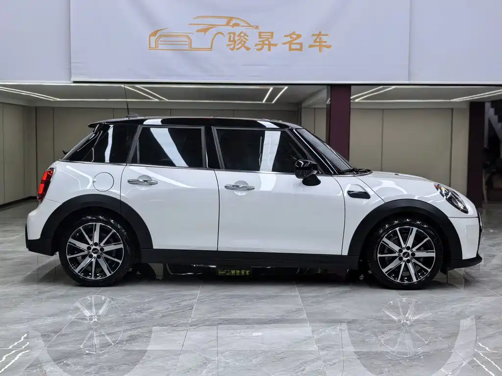 MINI 2023 facelift 1.5T COOPER Artist five-door version купить на сайте DeffCars