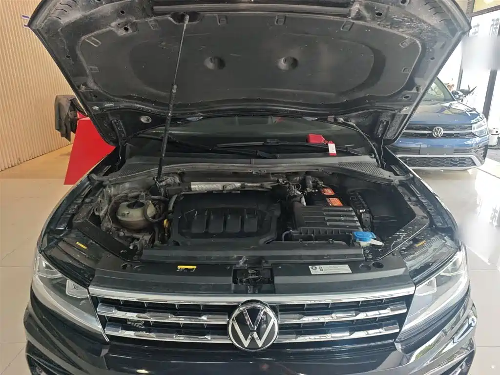 Tiguan L 2021 330TSI automatic two-wheel drive R-Line version купить на сайте DeffCars