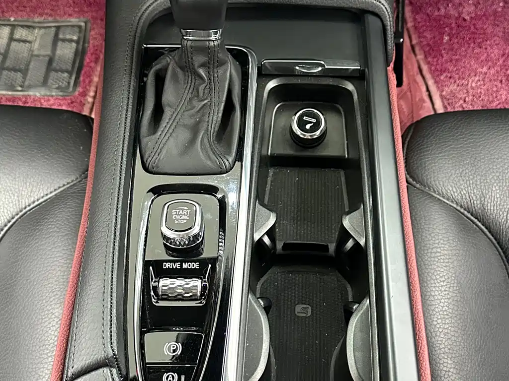 Volvo S90 2020 T5 Zhiyi Luxury Edition купить на сайте DeffCars